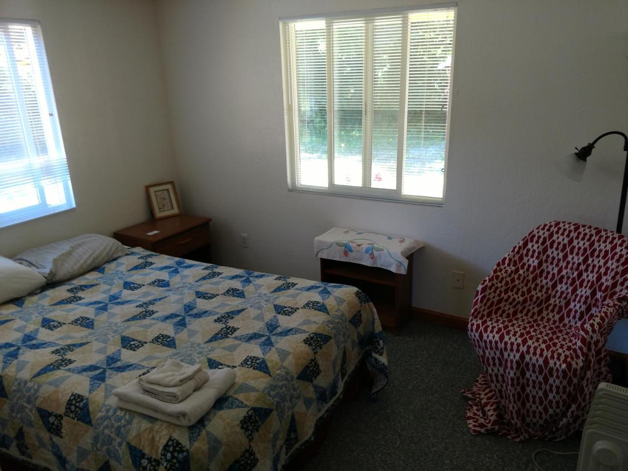 Lakeside Hostel&Guest House Crescent City Buitenkant foto